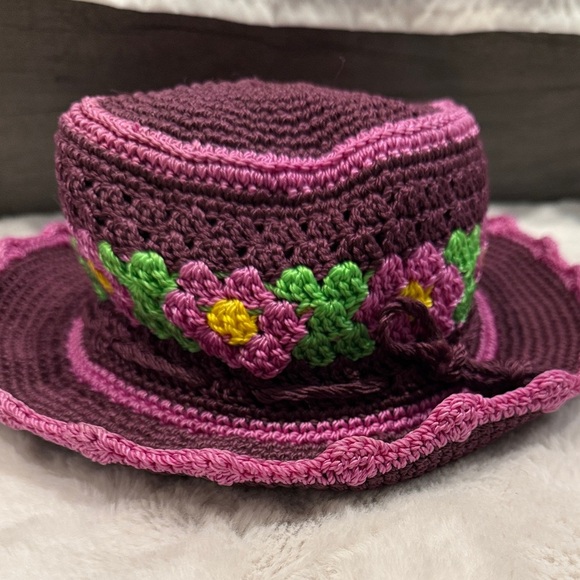 Crochet Floral Hat Girl - Picture 2 of 9